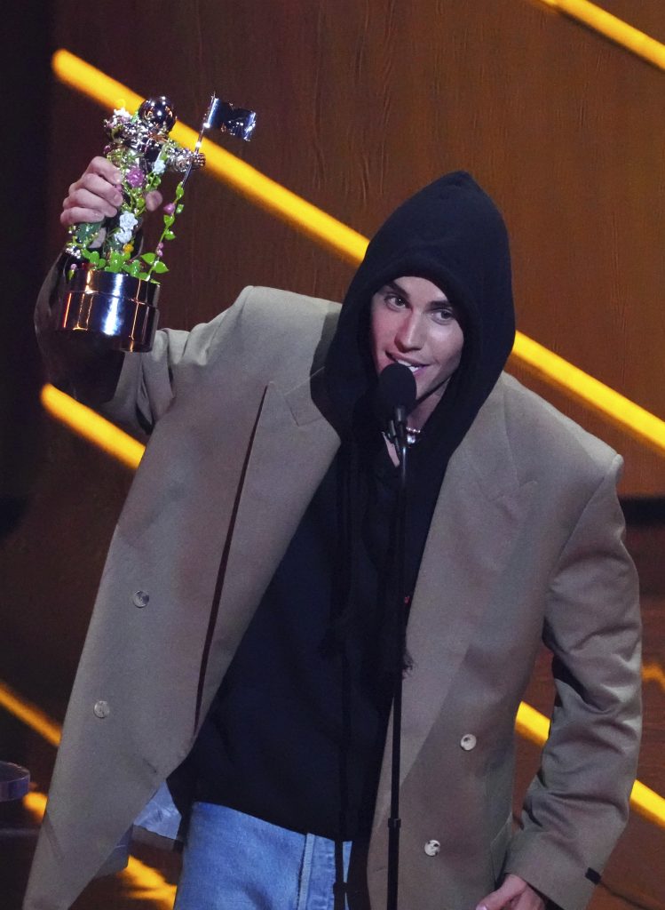 小贾斯汀回归VMA抱大奖．BTS连3年夺年度组合