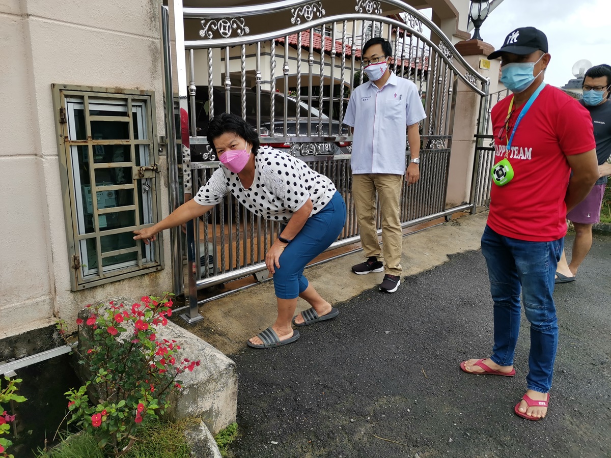 **已签发**柔:版头之一:新闻:沙威鸿升花园闪电水患不断,居民“见雨色变”