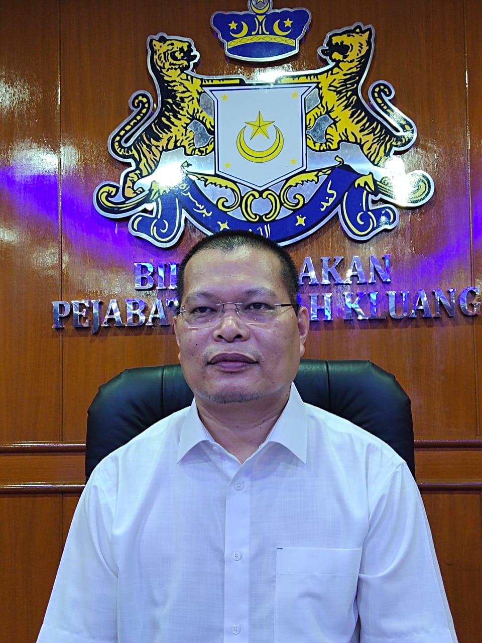 **已签发**柔:需父母或监护人陪同,銮满16岁辍学生可登门8卫生诊疗所接种疫苗