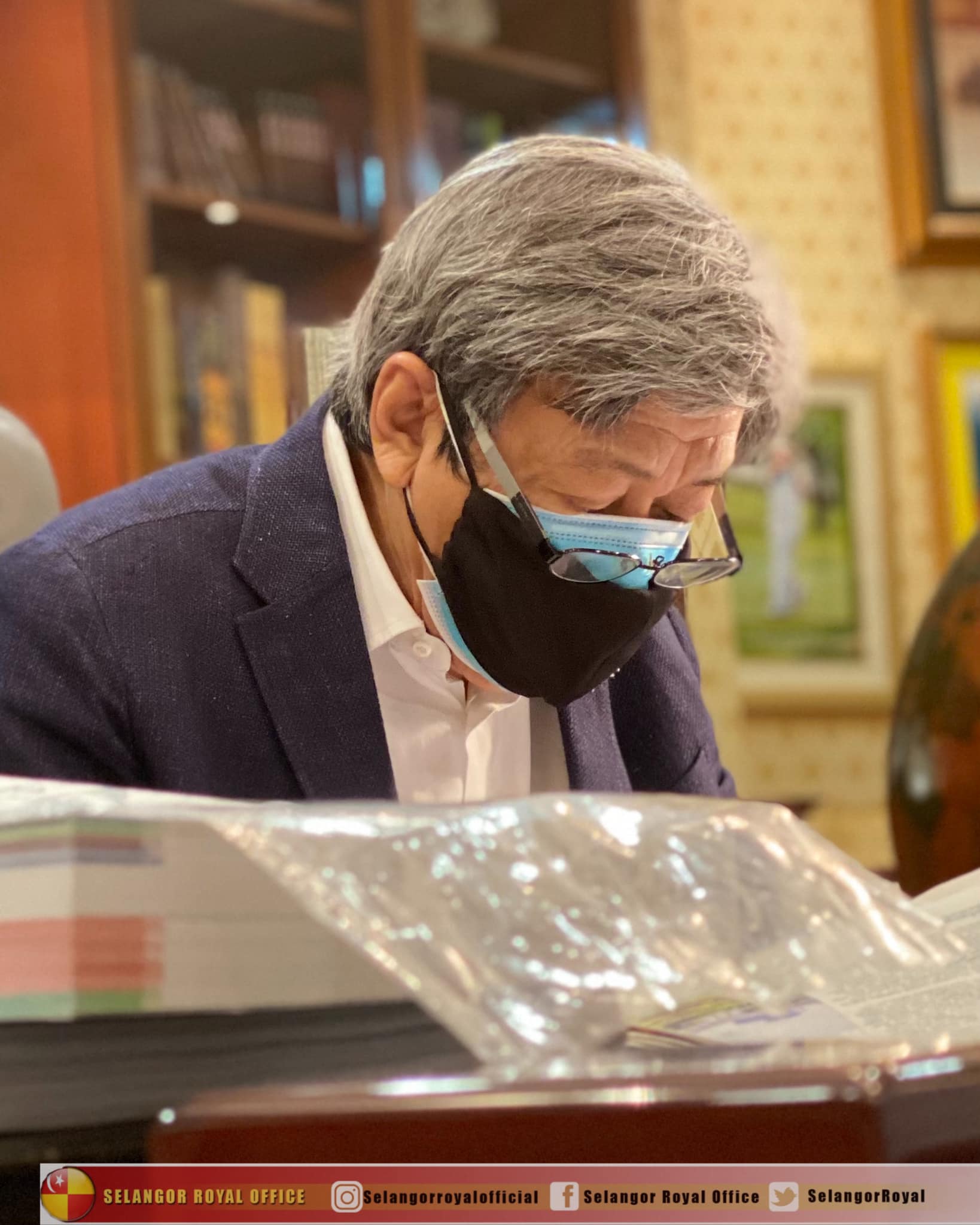 已签发/雪州苏丹痛心教师拒绝接种疫苗