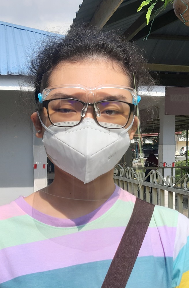 **已签发(请置头条)**柔:封面:副文(学生人头访):柔中四中五生疫苗施打开跑,受访接种者:心里踏实了!