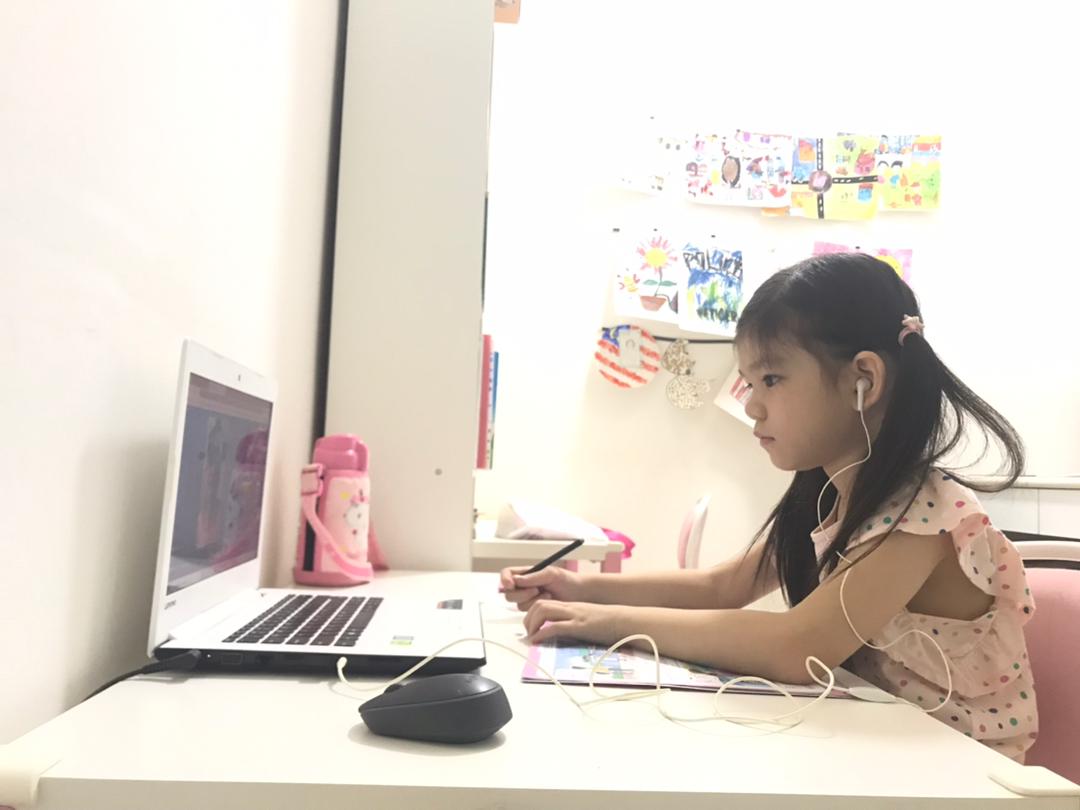 **已签发(请置头条)**柔:第三版头条:幼儿园业者严守SOP,唯开放与否视疫情