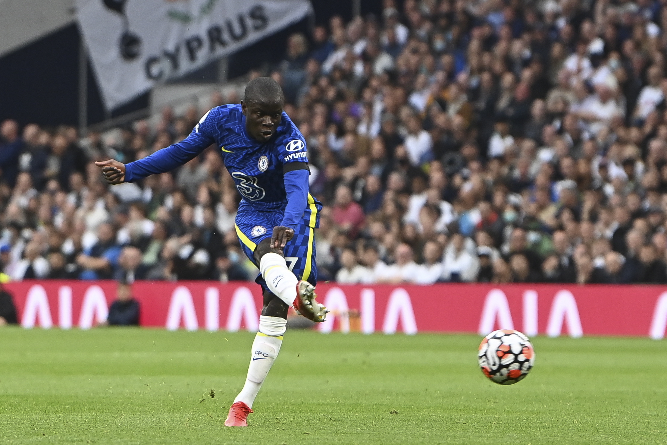 拔“刺”4胜1和齐领跑  蓝狮（红军）神同步