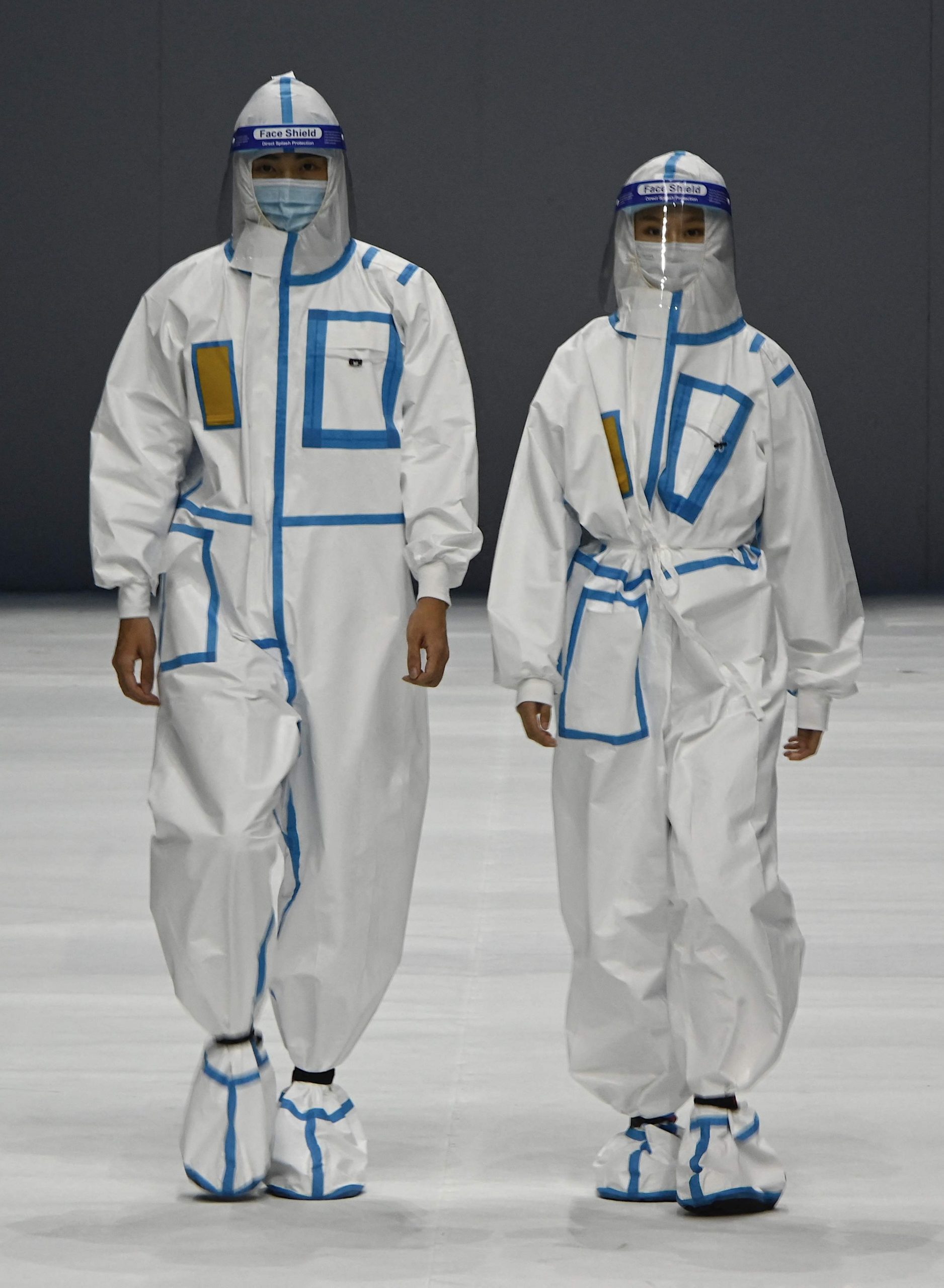 拚图两图 医护防护系列时装