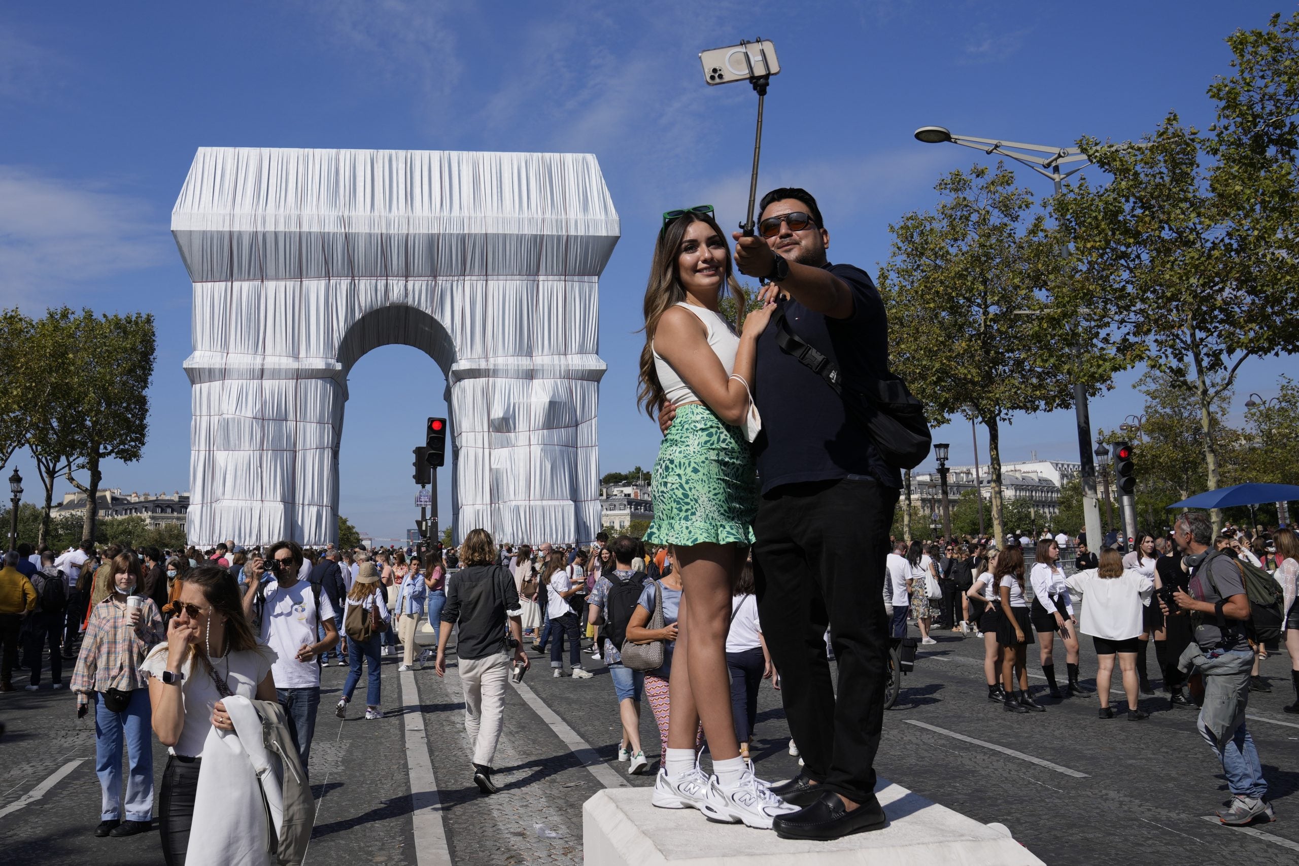 拚图)“被包裹的凯旋门”艺术项目正式向公众开放