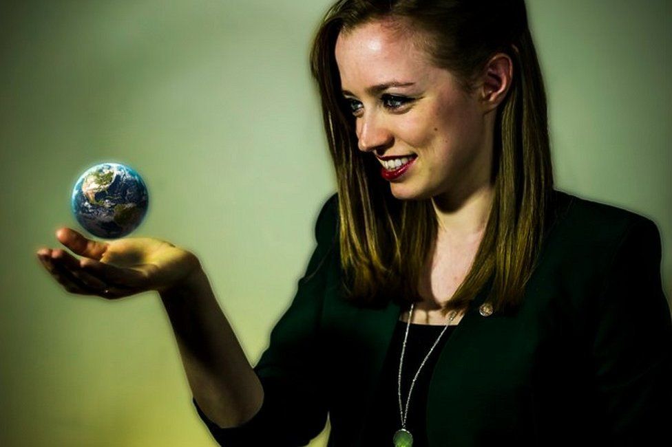 拚图）打破116年传统　魔术师公会选出首位女主席