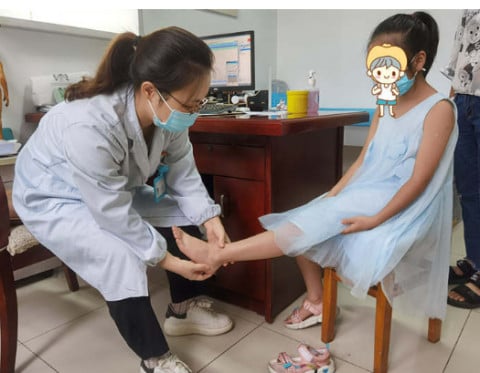 拼盘 158cm妹被逼「每天跳绳3千下长高」 膝盖痛爆「妈却怀疑想偷懒」