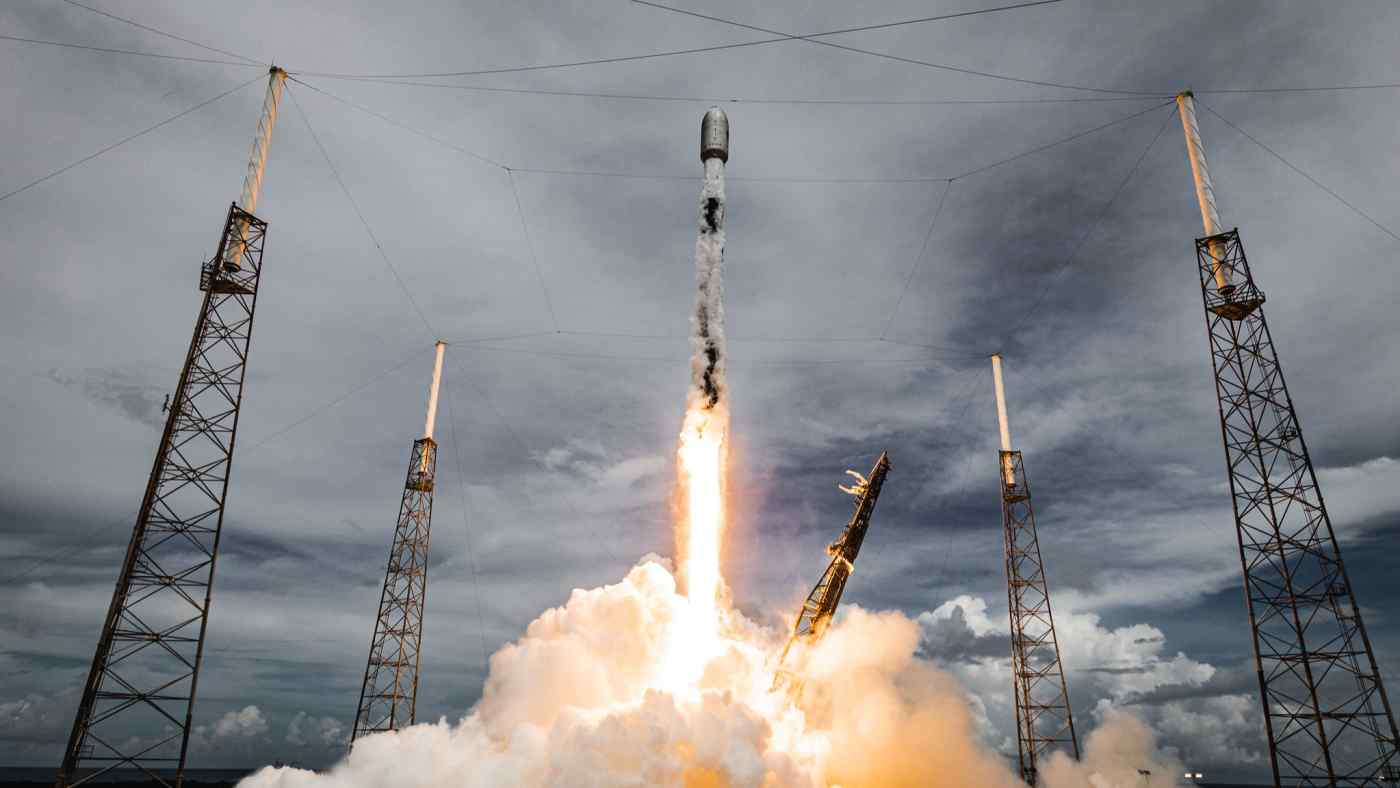拼盘 创造太空历史 SpaceX将送首个全平民机组进入太空轨道