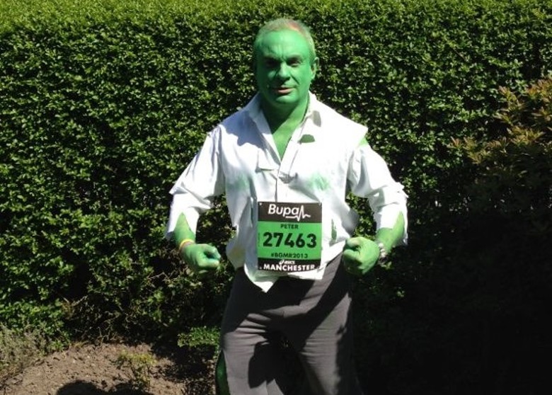 拼盘／继承父遗志　亲友扮变形侠医长跑筹款