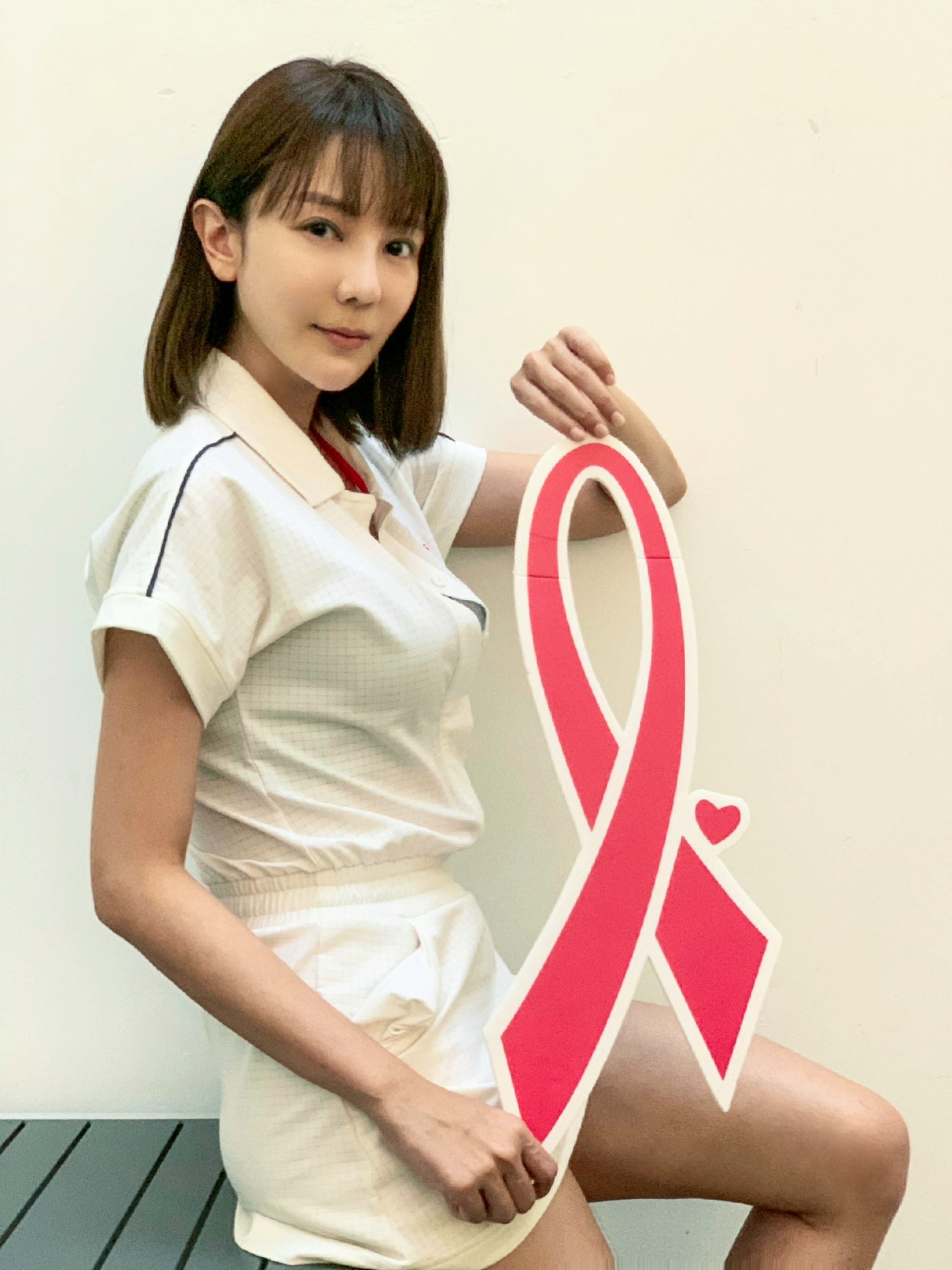 提倡乳癌醒觉运动.廖碧儿加入与“粉”同行