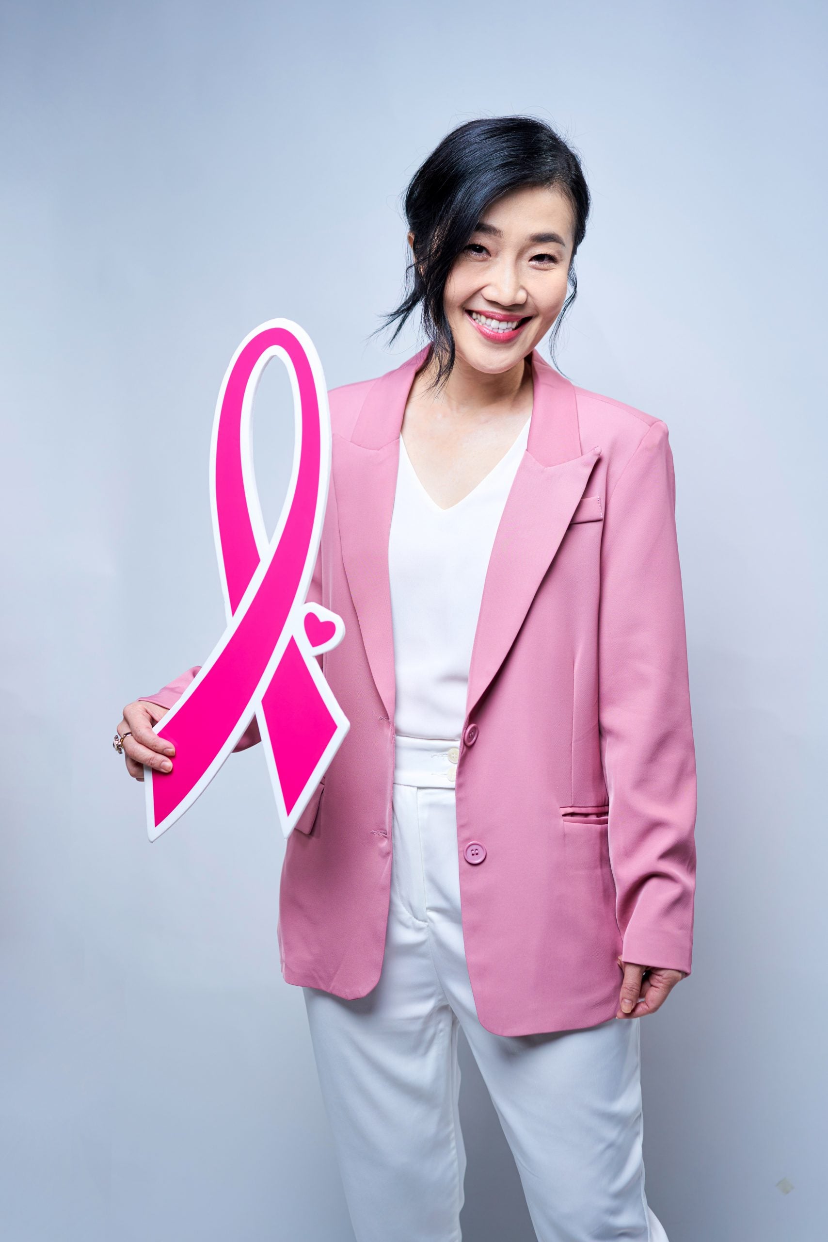 提倡乳癌醒觉运动.廖碧儿加入与“粉”同行