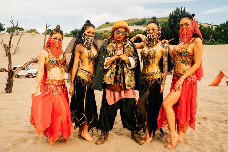 新歌脏话连篇．黄明志挨批教坏小孩