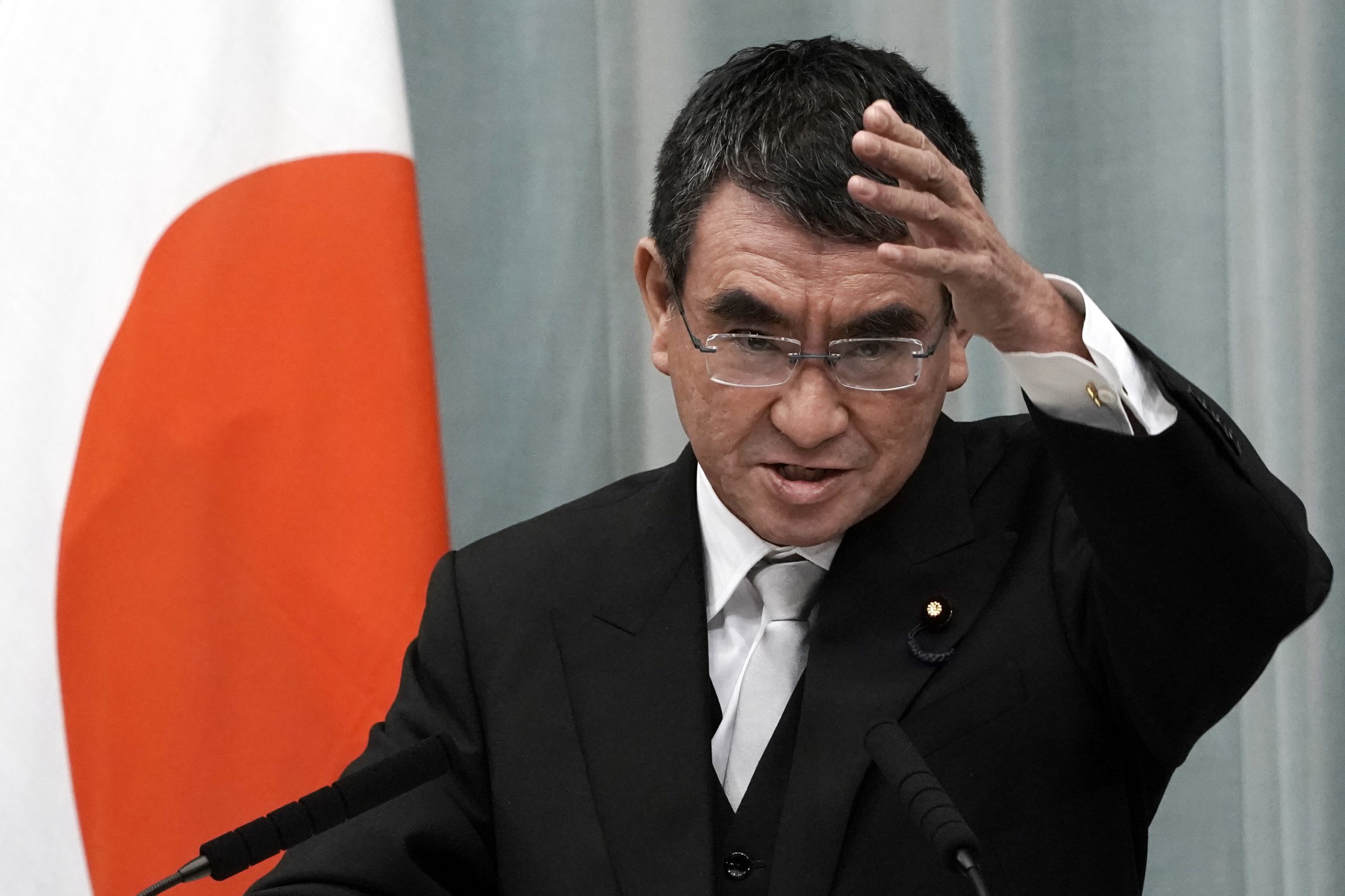 日本首相菅义伟表态支持河野太郎