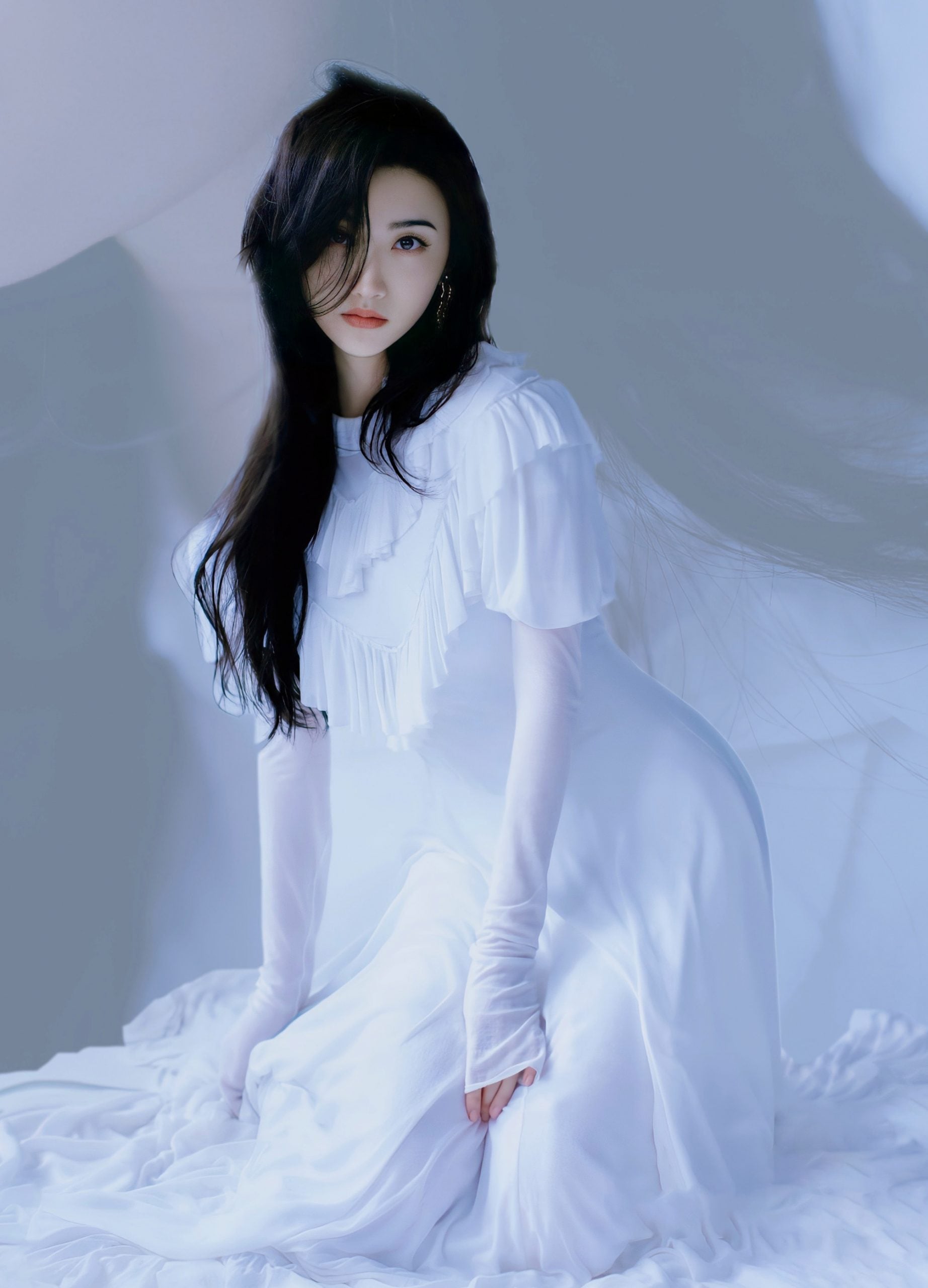 景甜酒店毛巾垫地旧照被扒.高素质人设被质疑