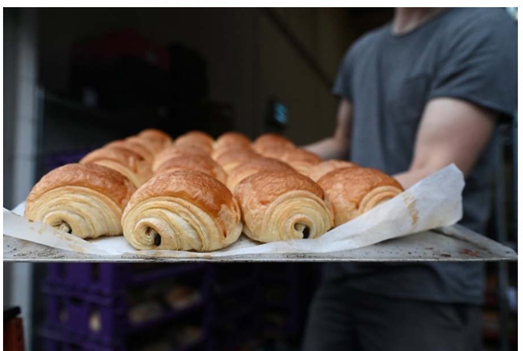 暖势力 前科犯受训成面包师 重新融入社会