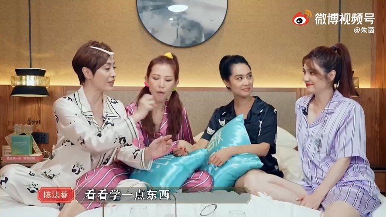 朱茵主动跟老公聊前任．黄贯中酷回一句话