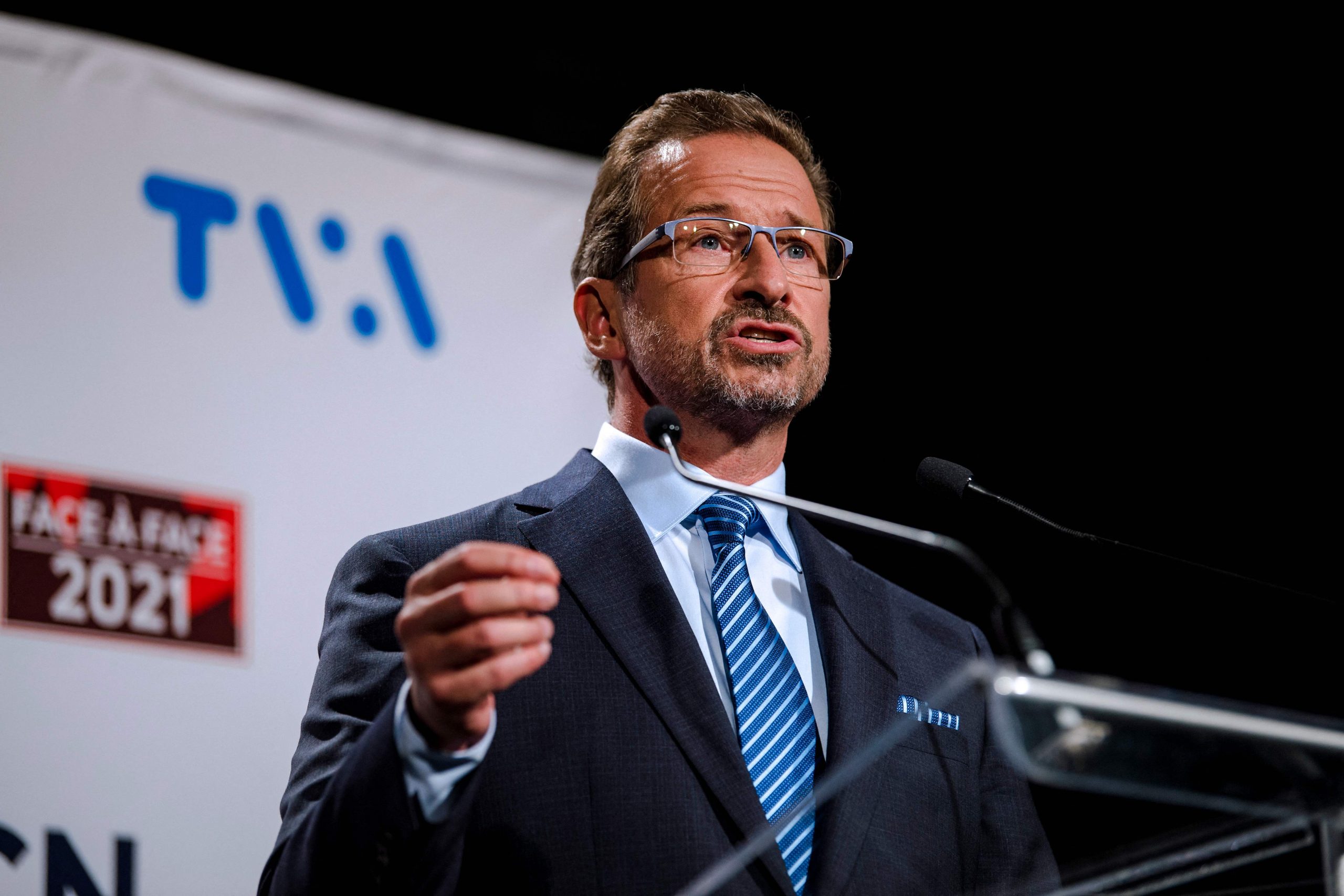 杜鲁多提前大选遭围攻 领先优势渐失