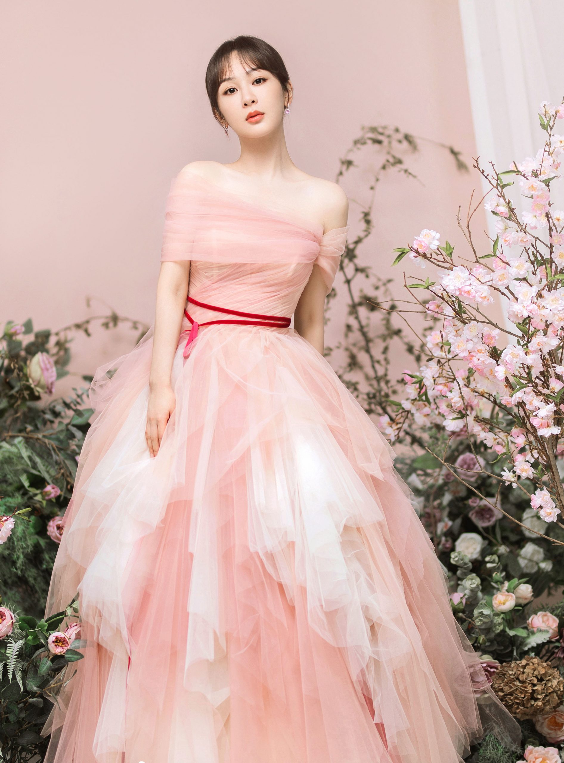 杨紫3部剧接连凉了? 张钧甯被狙击爆出阴谋论