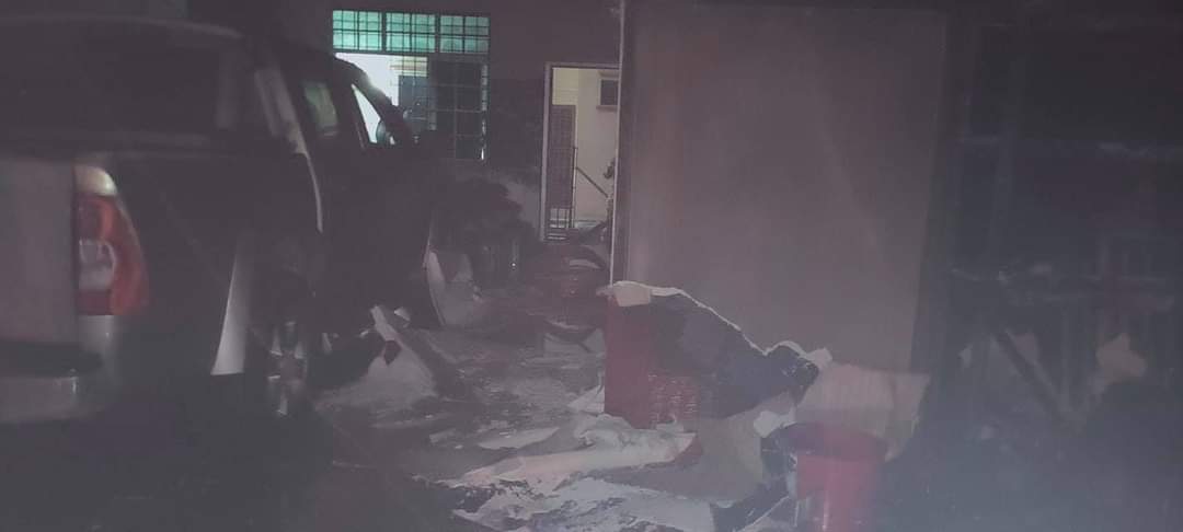 柔︰居民深夜惊闻3巨响,火烧修车店办公室