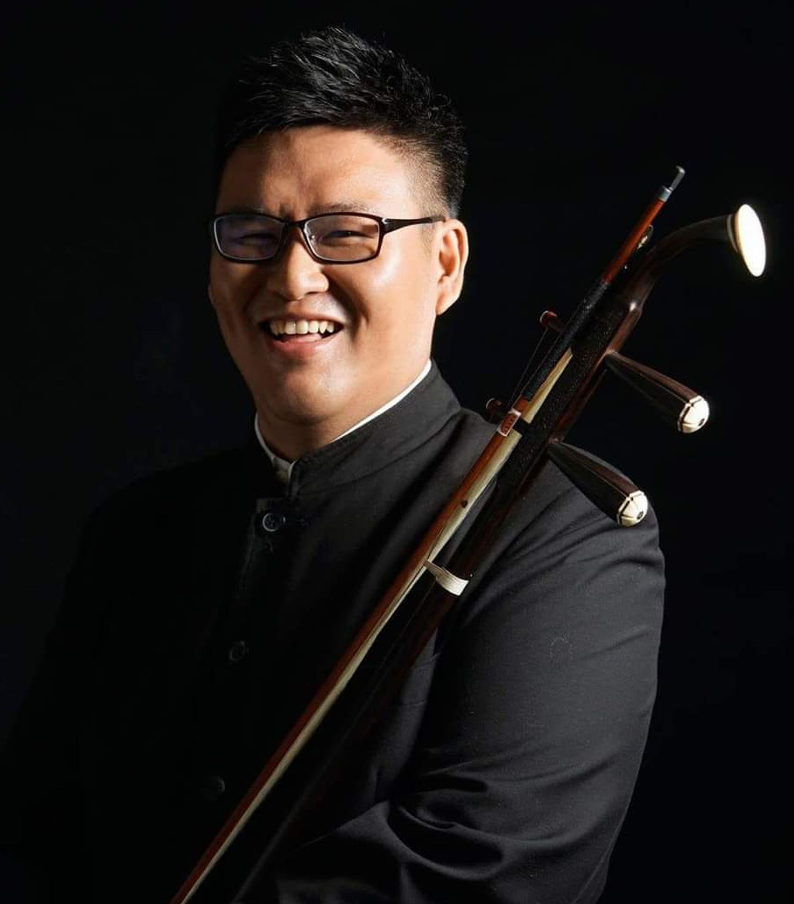 阿公阿嬷跟上时代，网课唱奏出动人音符