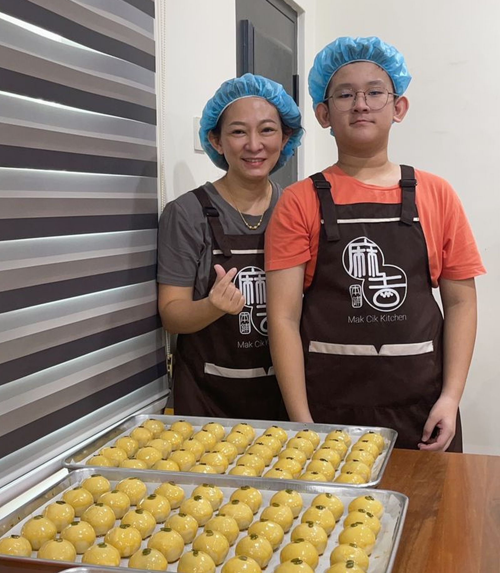 柔:【食客指路之私房好菜】(本月21日刋):中秋节倍思亲,台籍媳妇手作月饼解乡愁