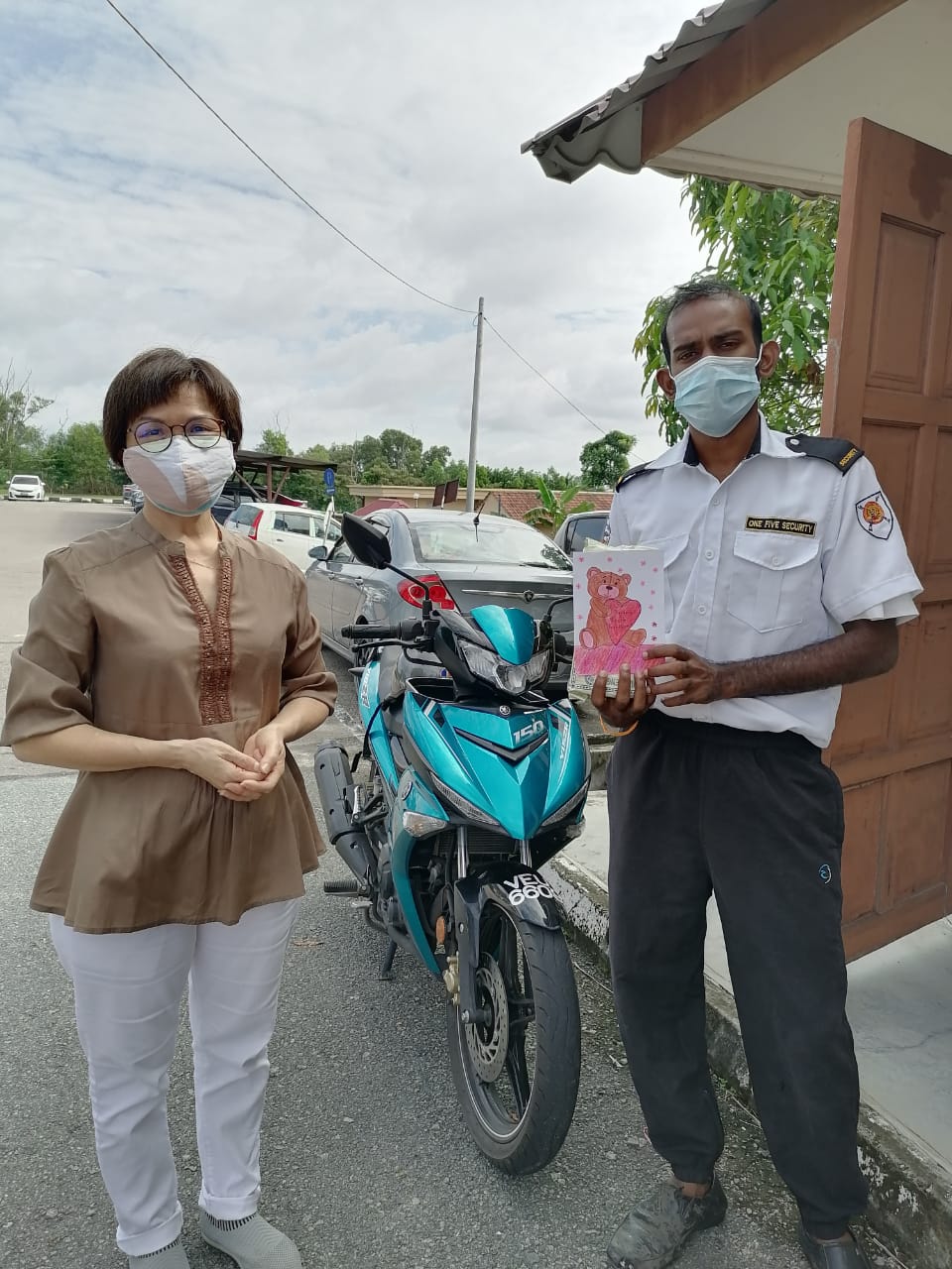 柔:封面特稿新闻:感谢前线英雄,让居銮充满爱