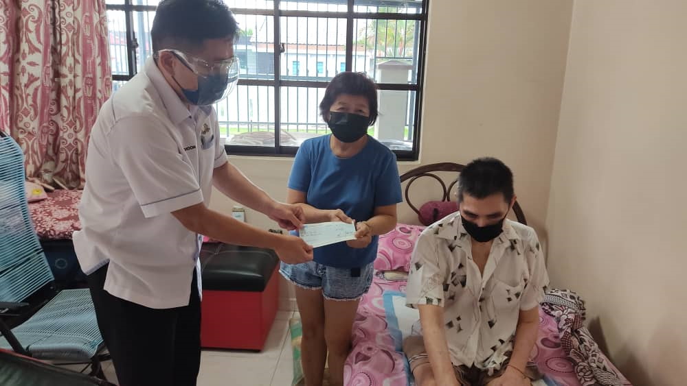 柔:版二或三:陈正春:因冠病被隔离者能向国家天灾管理局申请特别援助金