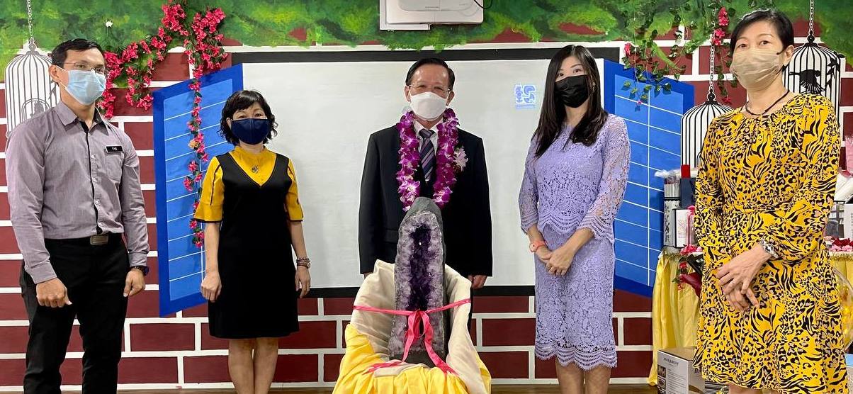 柔:班兰校长林庆强荣休 董家协教师温馨欢送