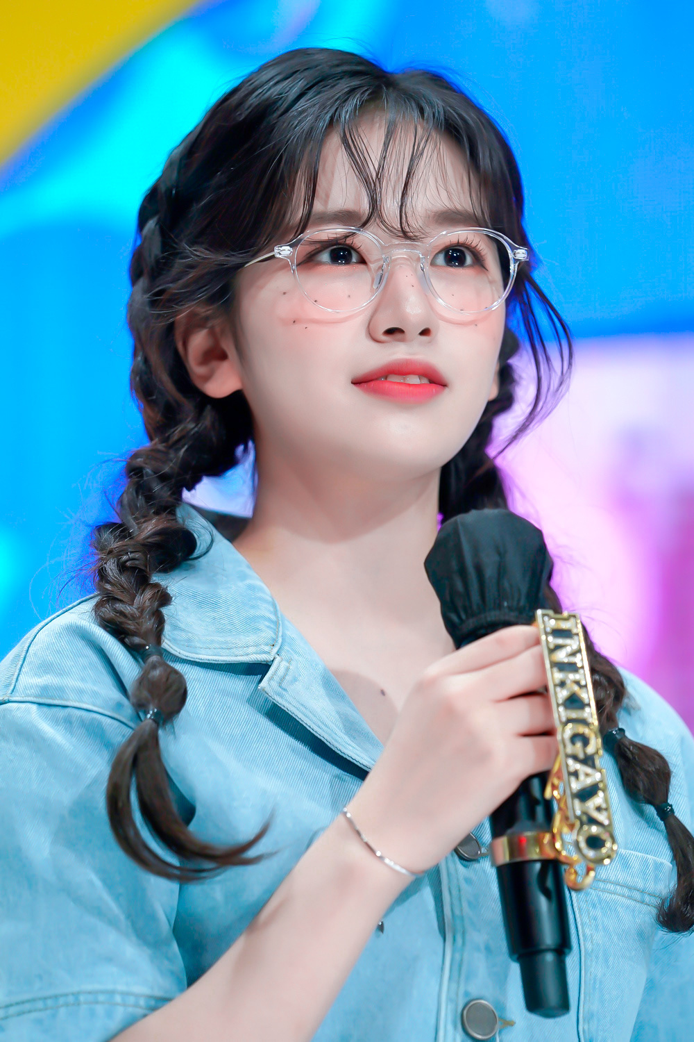 检测呈阴6天后发烧．安兪真确诊