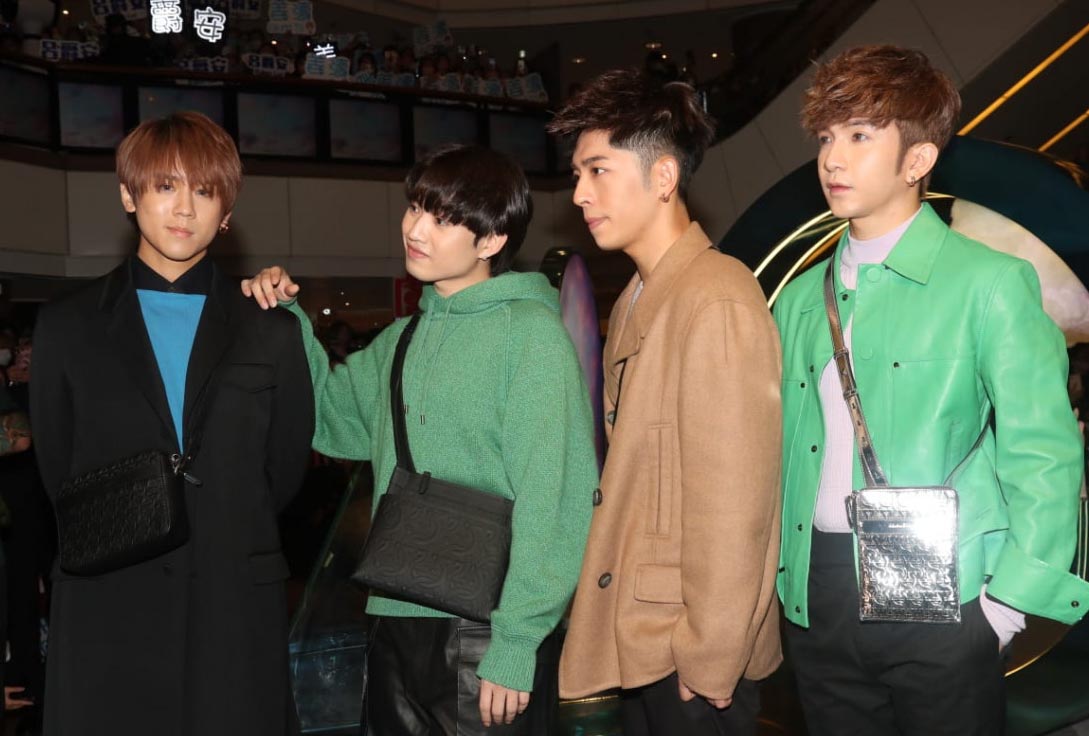 深夜收工体力不支.姜涛出活动突晕倒