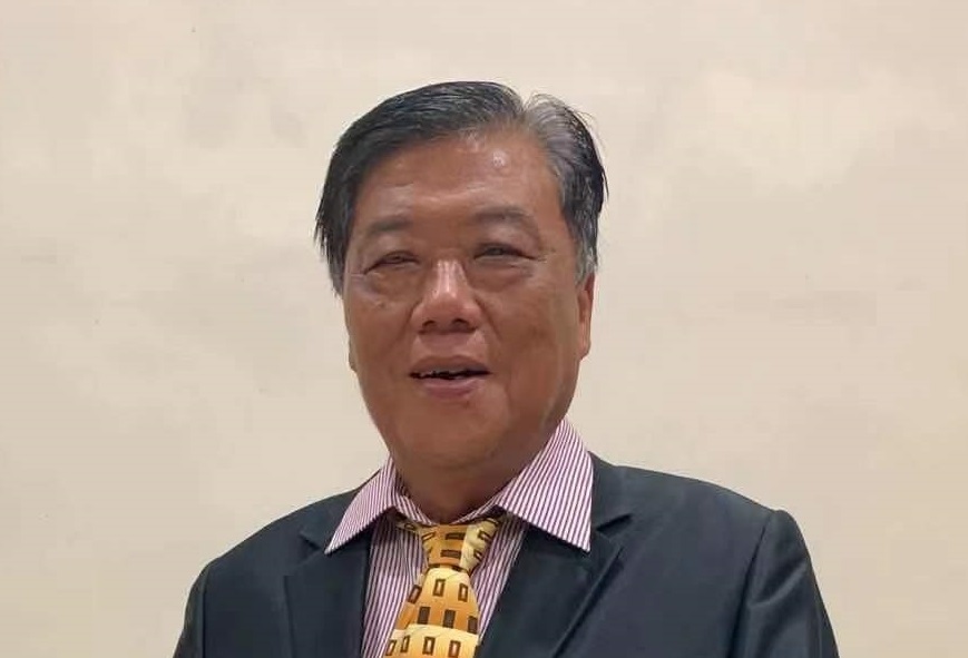 版头//大都会:州、市议员、村长到仁嘉隆巴刹与早市、公共巴刹及夜市小贩进行交流
