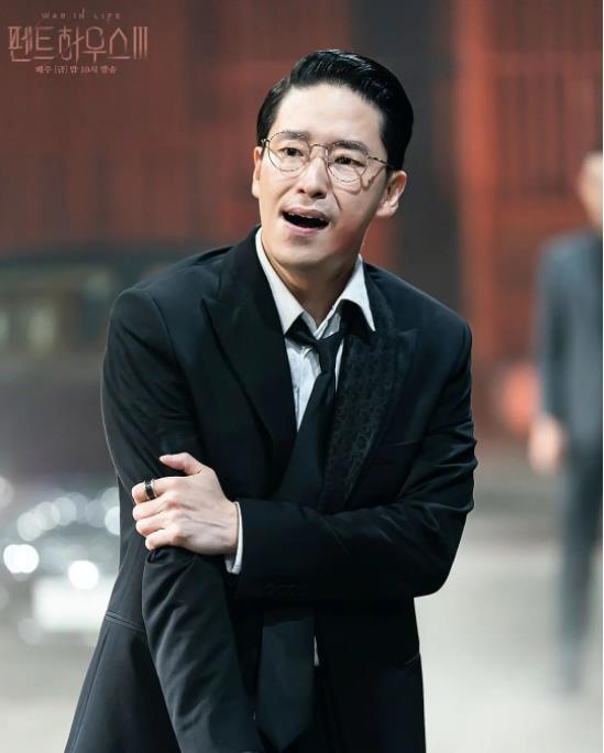 用真塌楼新闻片惹争议．《Penthouse 3》挨轰道歉