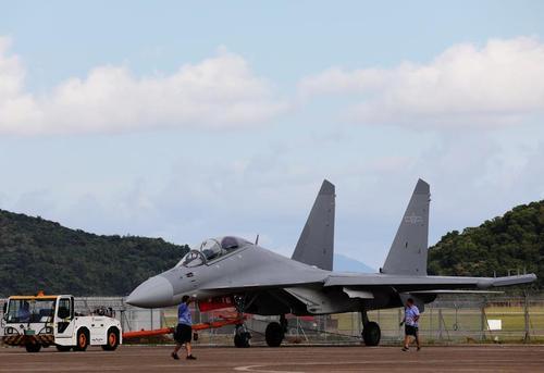 看世界两图)下图/歼-16D、无侦-7将首次亮相中国航展