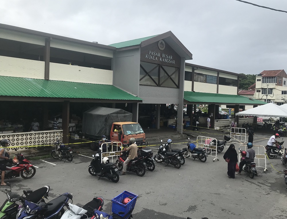 社区动态/市会主席:下午收档后才消毒 10月1日江沙巴刹照常营业