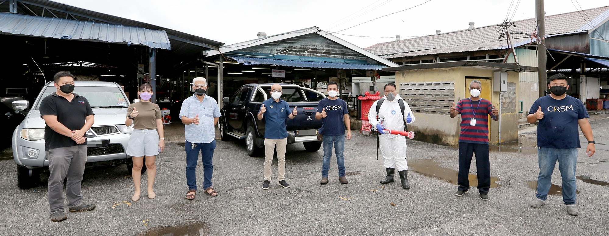 社区动态/斗华新村巴刹有小贩确诊 马华志工团出动消毒