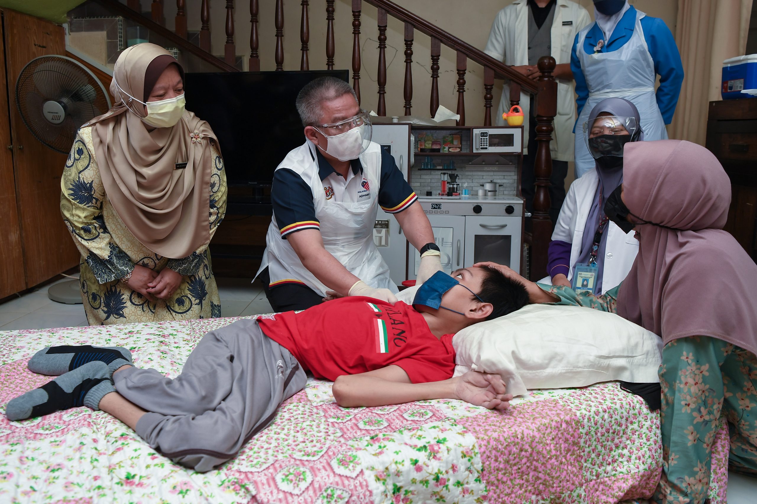 科学、工艺及革新部长拿督斯里阿汉峇峇强调，我国人民接种的疫苗都已获得国家药剂监管机构（NPRA）批准，所有疫苗都是有效和安全的。