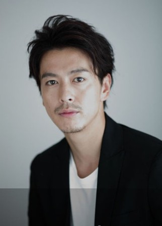 竹内结子离世已快1年.夫放不下骨灰仍放家中