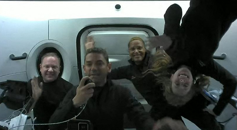 美国富翁太空游回来发现全家染疫