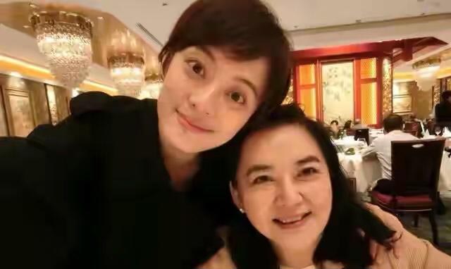 胡慧中开通微博.钓出孙俪求姨奶奶互关