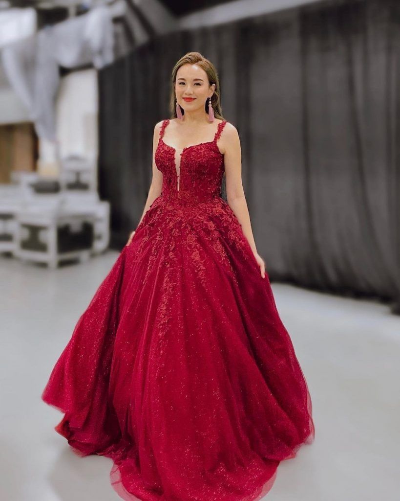 自曝15年前被前东家逼整容.杨洛婷拒妥协遭雪藏	