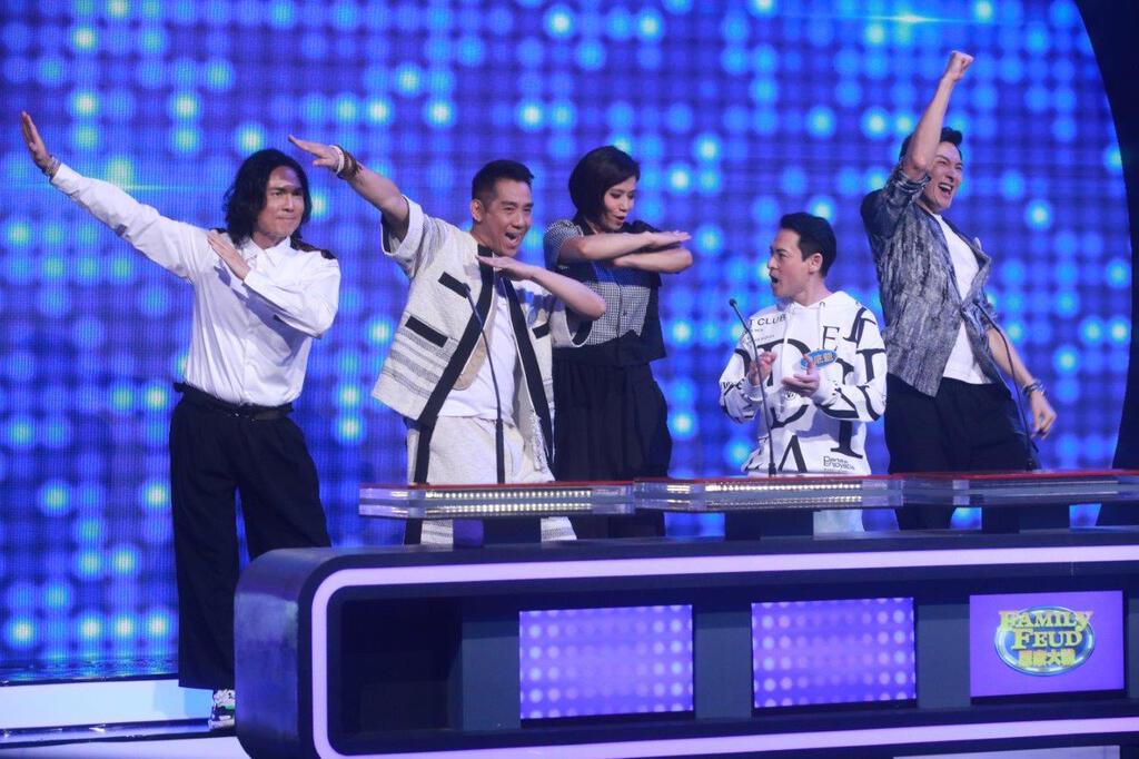 苏志威14岁女儿穿热裤晒长腿‧获赞像少女版龚嘉欣