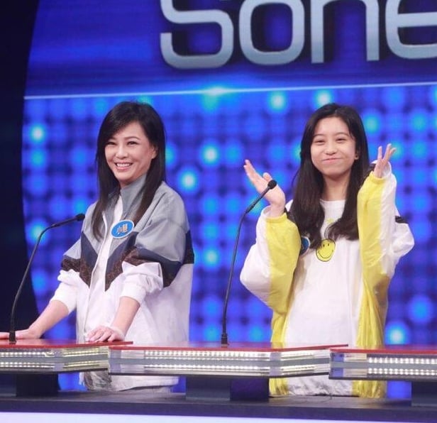 苏志威14岁女儿穿热裤晒长腿‧获赞像少女版龚嘉欣