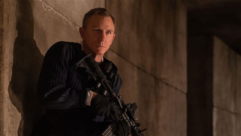 获封英海军荣誉中校‧007丹尼尔感荣幸