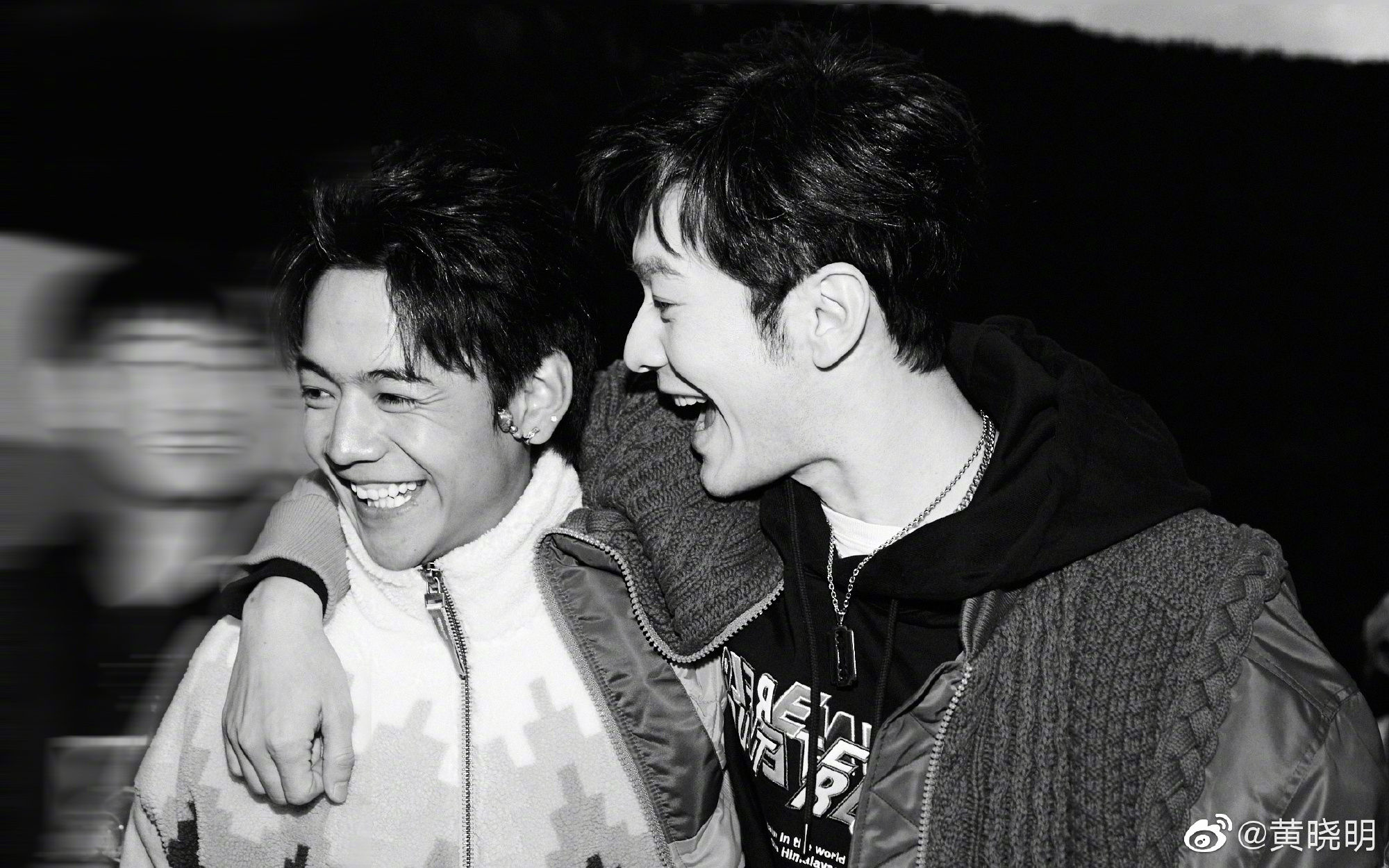 西藏同框丁真.黄晓明缺氧喊晕