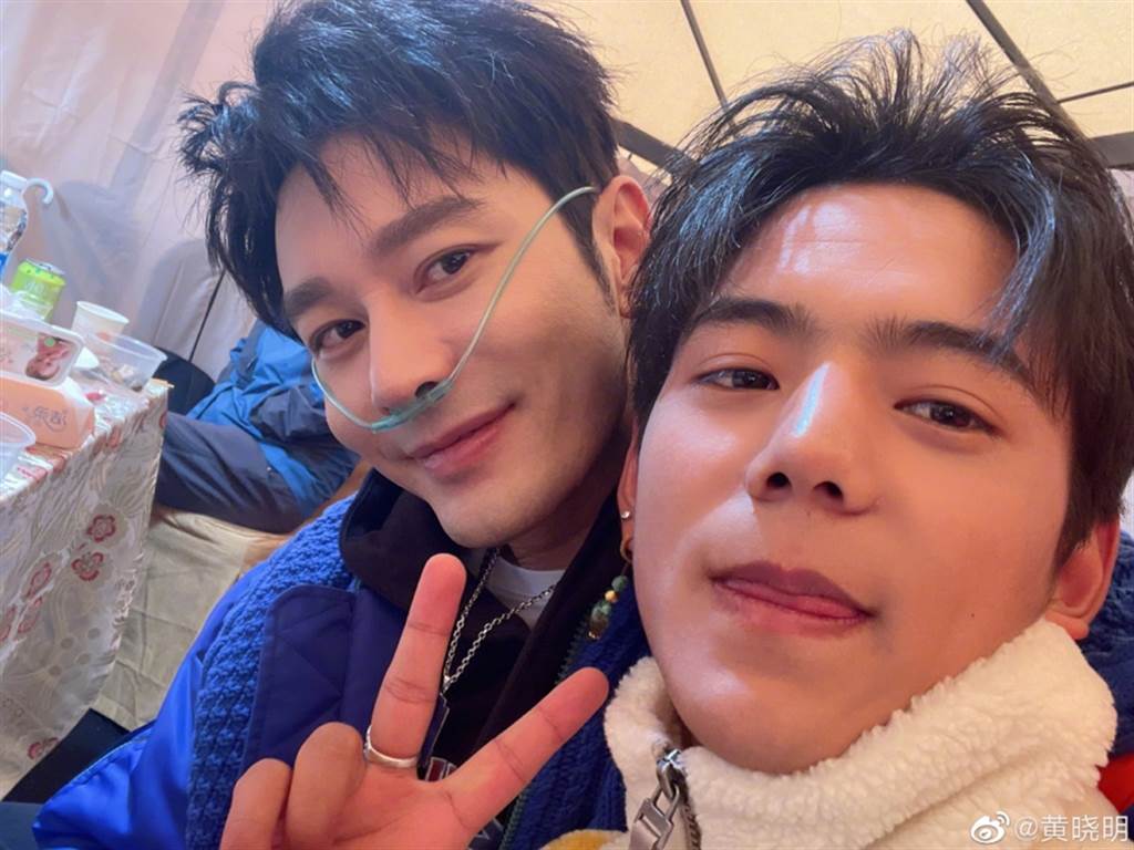 西藏同框丁真.黄晓明缺氧喊晕