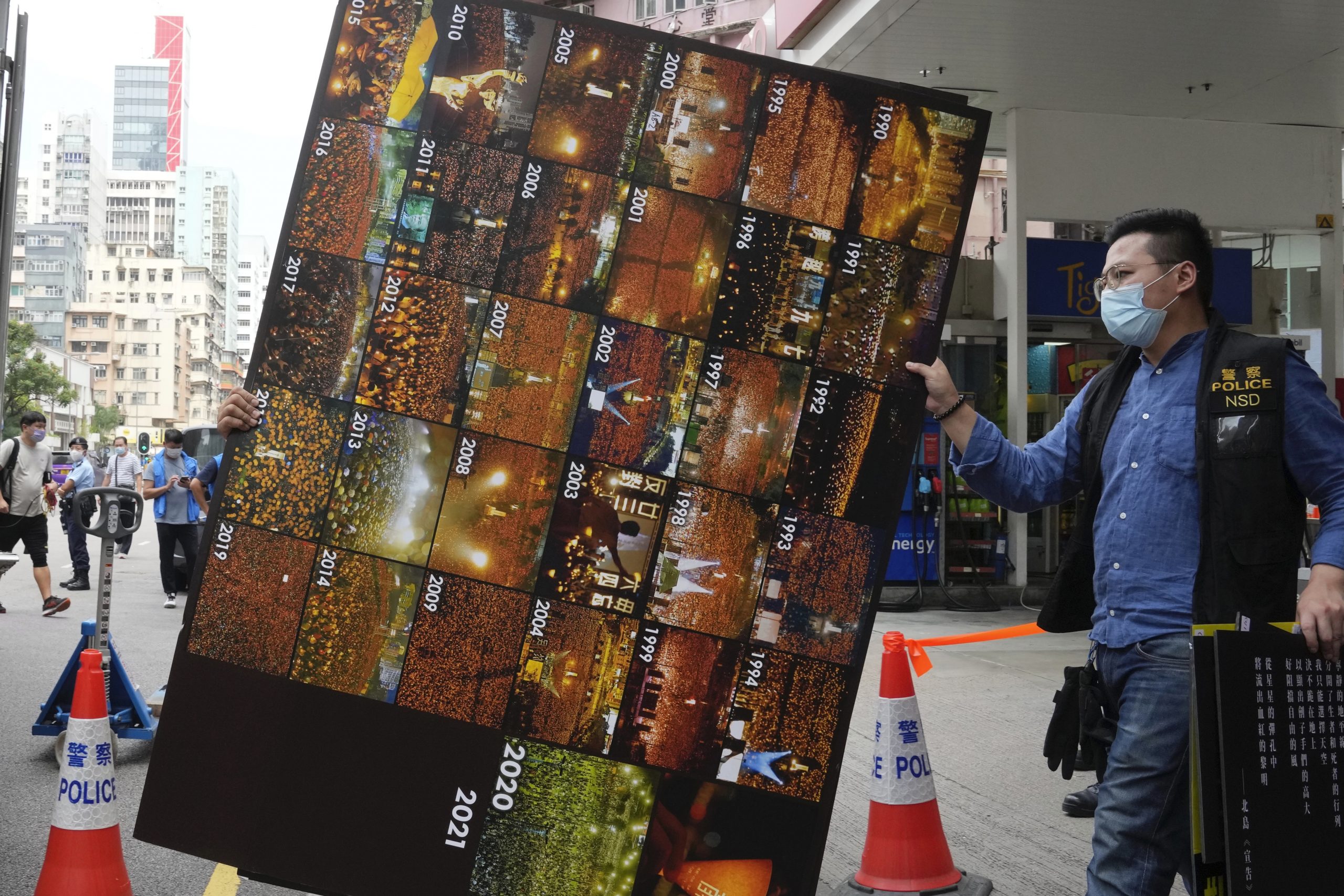 警方国安处派员搜查旺角六四纪念馆