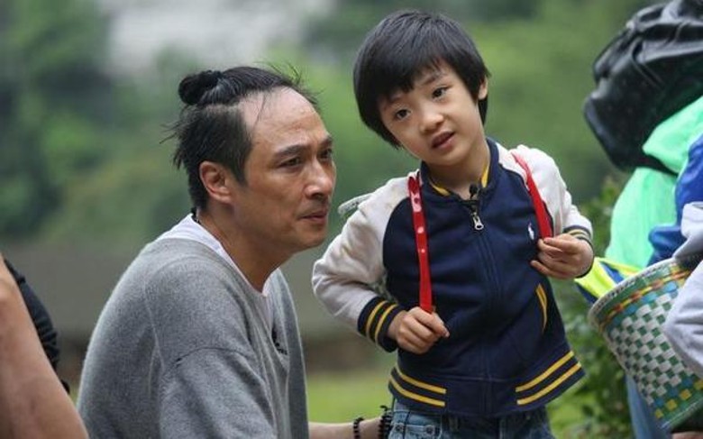 费曼晒金表生日礼物‧网批高调炫富