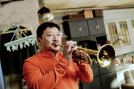 费比安／《了不起的老爸》吹响小号！携手同步