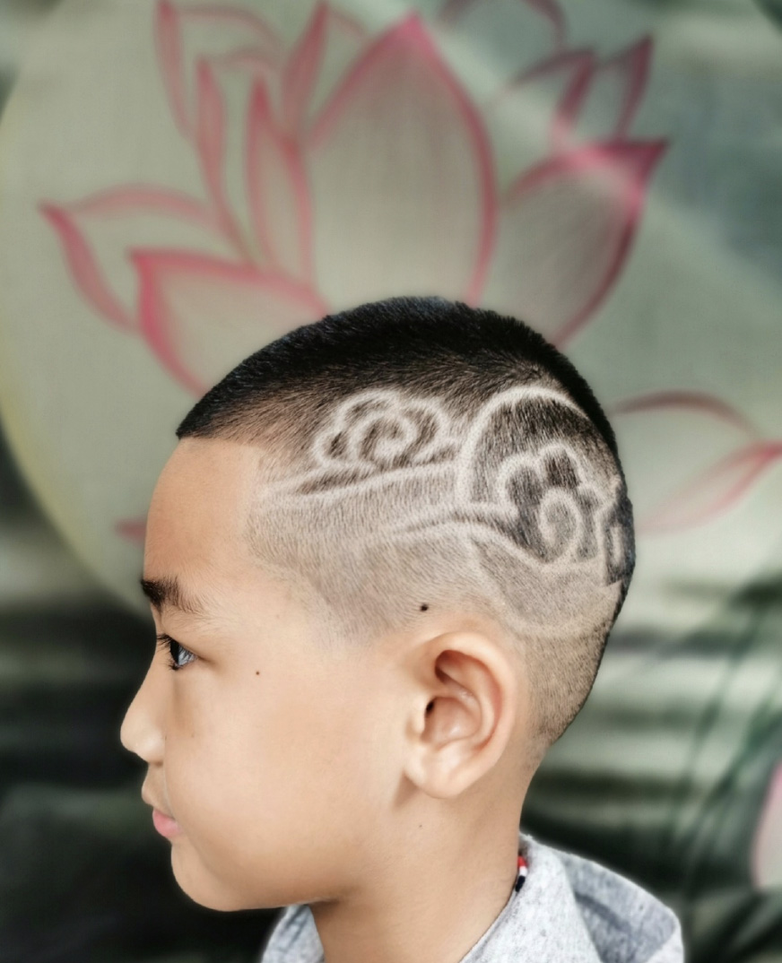 赵文卓儿中秋节换发型.后脑勺4个字很应景