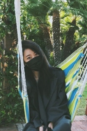 赵薇消失18天发4个字．粉全炸激动泪崩